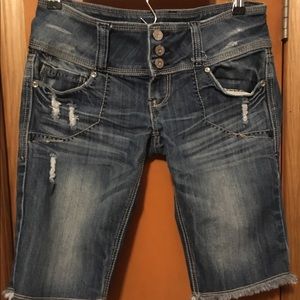 Almost Famous Bermuda shorts size 7